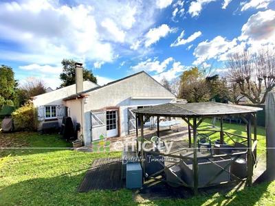 Maison - 160 m² - 8 pièces