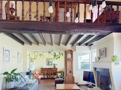 Maison - 223 m² - 10 pièces