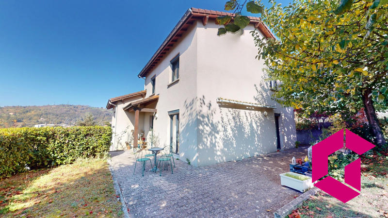 Maison - 143 m² - 6 pièces