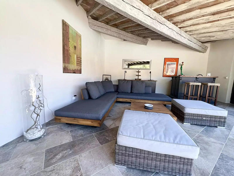 Maison - 203 m² - 5 pièces