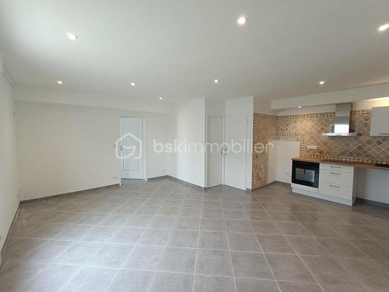 Appartement - 79 m² - 3 pièces