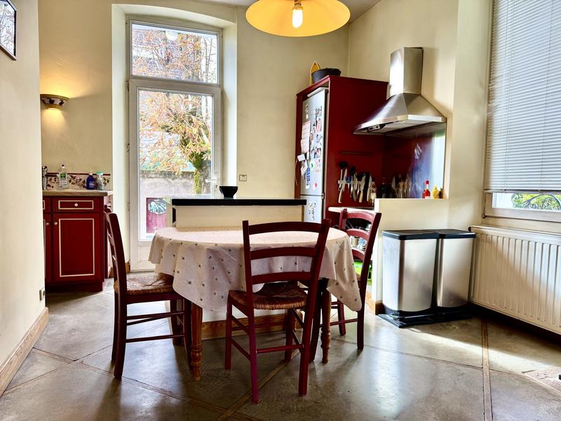 Maison - 226 m² - 9 pièces