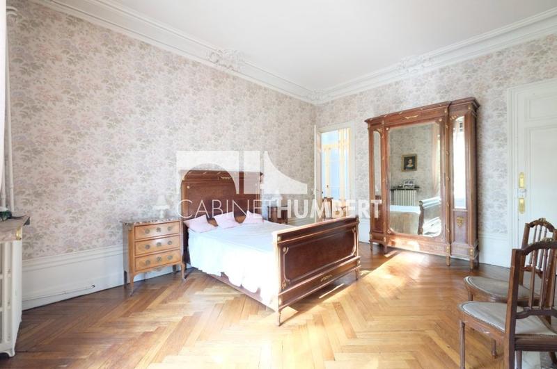 Appartement - 231 m² - 7 pièces