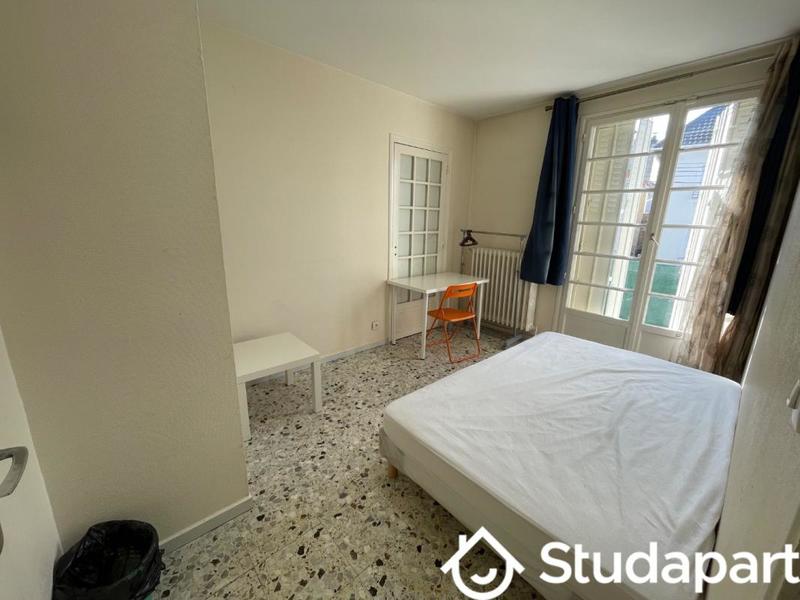 Chambre - 13 m² - 1 pièce