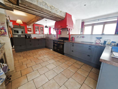 Maison - 223 m² - 7 pièces