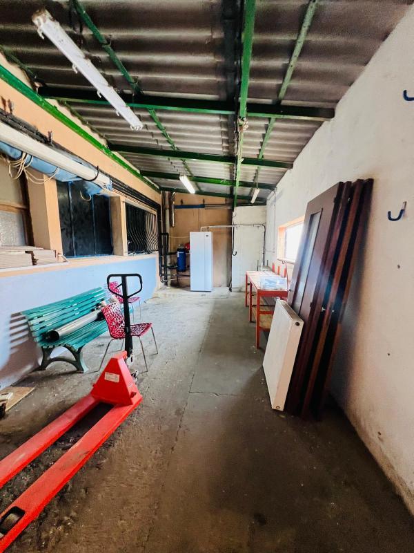 Maison - 423 m² - 12 pièces