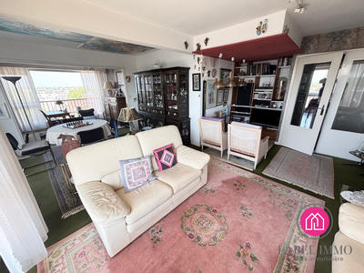 Appartement - 100 m² - 6 pièces