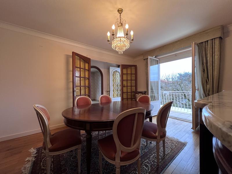 Maison traditionnelle - 120 m² - 10 pièces