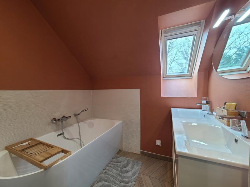 Maison - 104 m² - 5 pièces