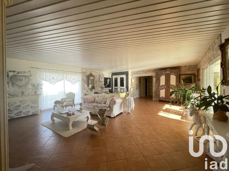 Maison - 240 m² - 5 pièces