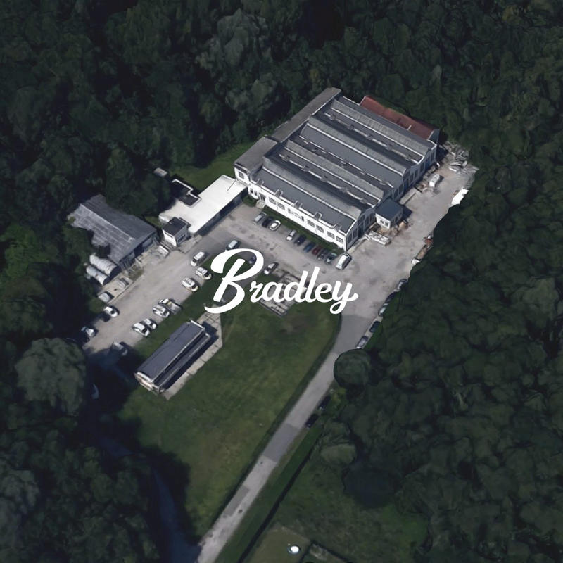 Local d'activités - 2 500 m²