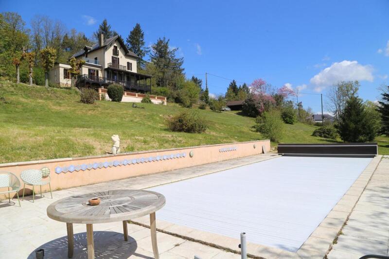 Propriété - 385 m² - 7 pièces