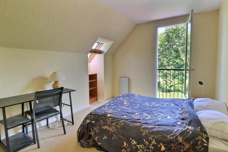 Maison - 240 m² - 9 pièces