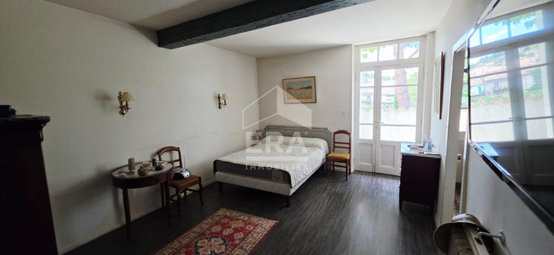 Maison - 227 m² - 7 pièces