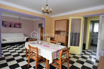 Maison traditionnelle - 90 m² - 4 pièces