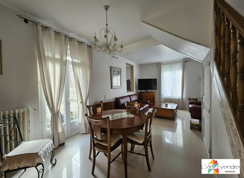 Maison - 92 m² - 4 pièces