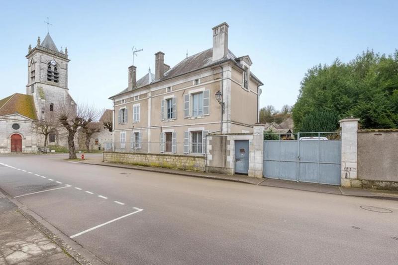 Maison - 240 m² - 10 pièces