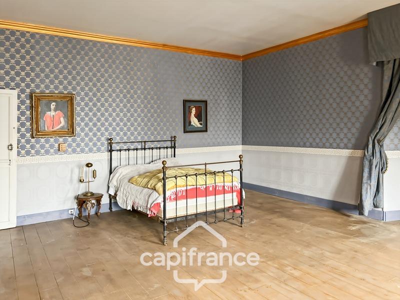 Maison - 450 m² - 11 pièces