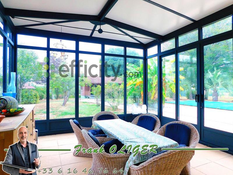 Maison - 280 m² - 11 pièces