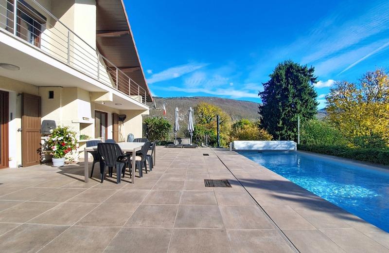 Maison - 220 m² - 7 pièces