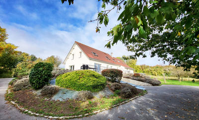 Maison - 215 m² - 8 pièces