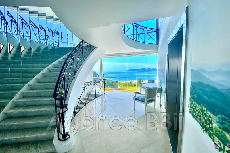 Villa - 320 m² - 6 pièces