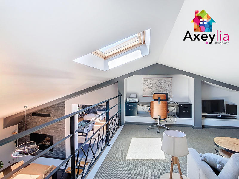 Loft - 171 m² - 8 pièces