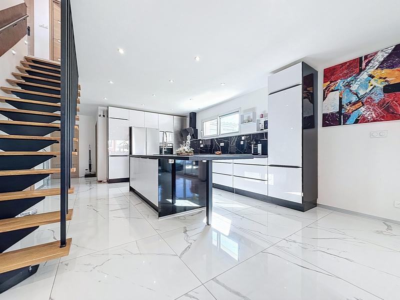 Maison contemporaine - 154 m² - 7 pièces