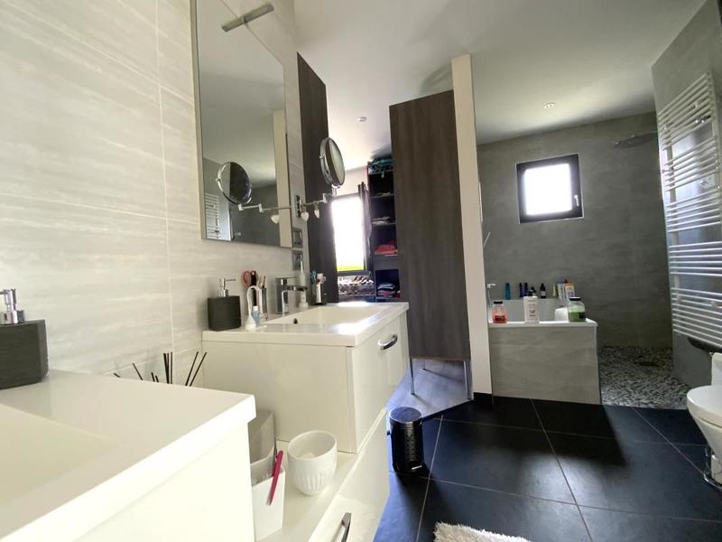 Maison - 150 m² - 7 pièces