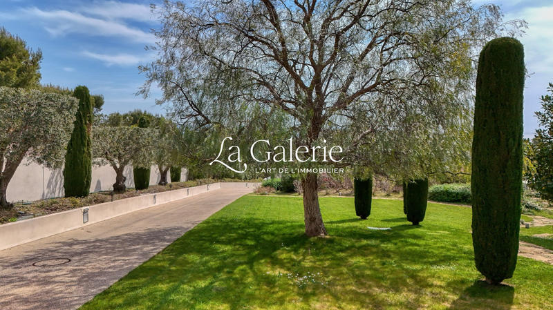 Maison - 630 m² - 13 pièces