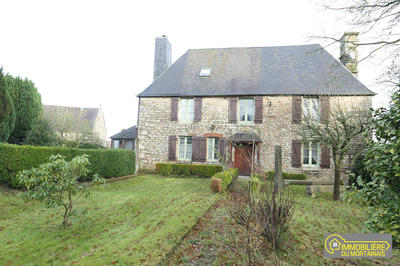 Maison - 141 m² - 8 pièces
