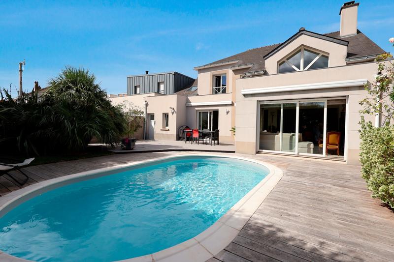 Maison contemporaine - 171 m² - 6 pièces