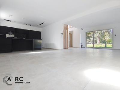 Maison - 175 m² - 7 pièces