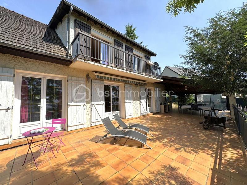 Maison - 141 m² - 6 pièces