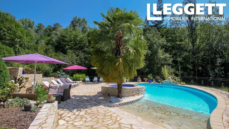 Propriété - 225 m² - 16 pièces