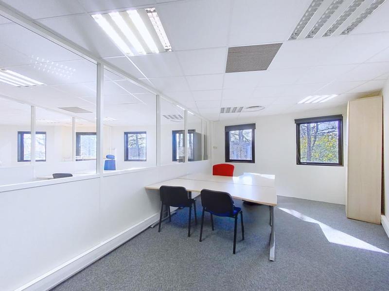Bureau - 488 m²