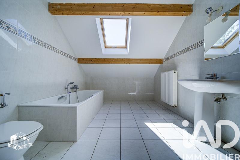 Maison - 295 m² - 9 pièces