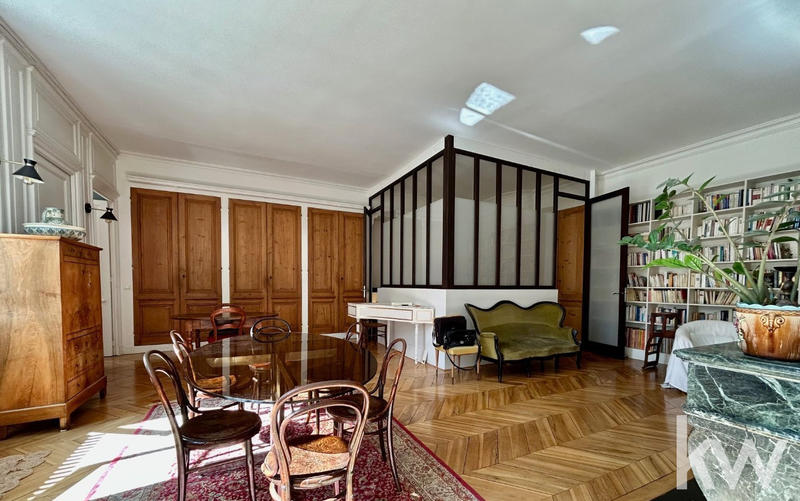 Appartement - 176 m² - 6 pièces