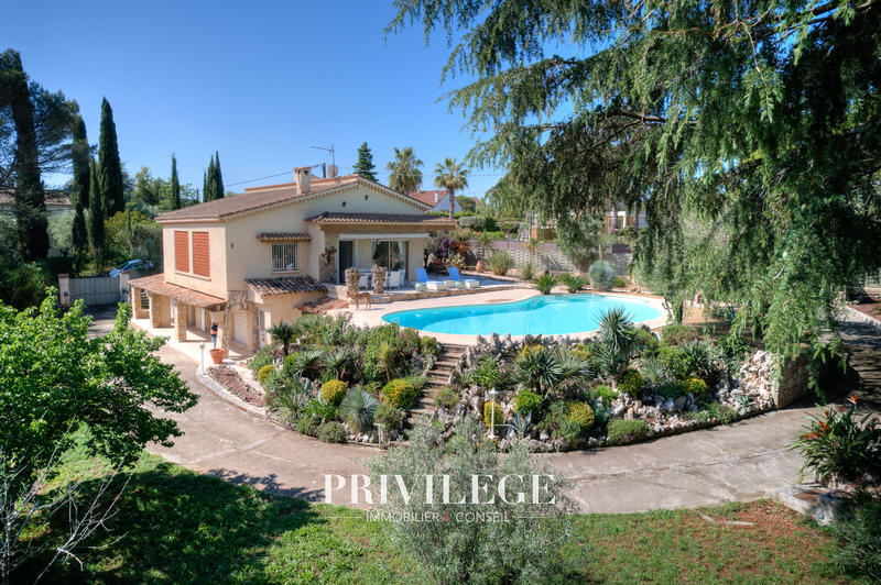 Villa - 170 m² - 7 pièces