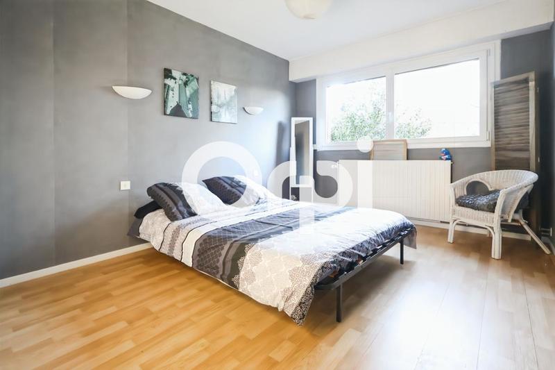 Maison - 243 m² - 8 pièces