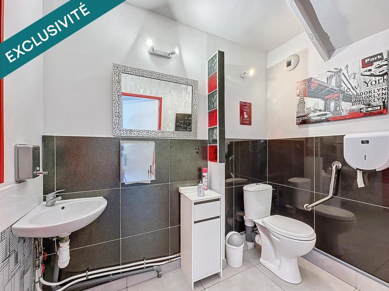 Local commercial - 160 m² - 2 pièces