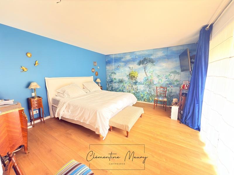 Maison - 254 m² - 9 pièces