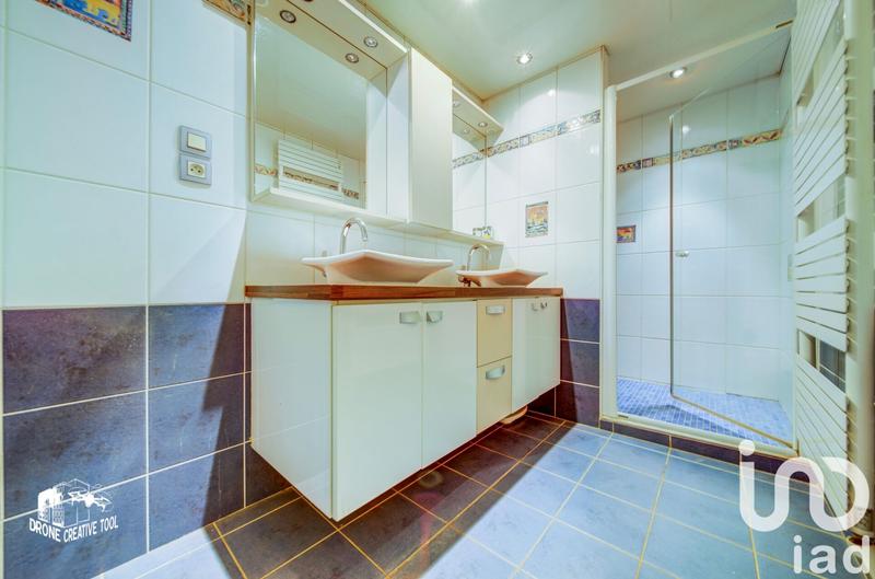 Maison - 227 m² - 8 pièces