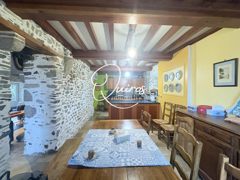 Maison - 209 m² - 12 pièces