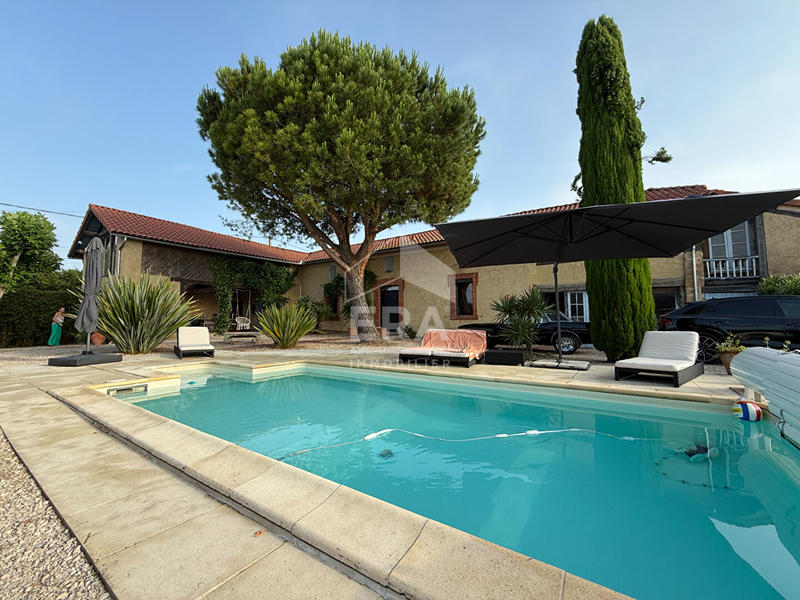 Maison - 220 m² - 5 pièces