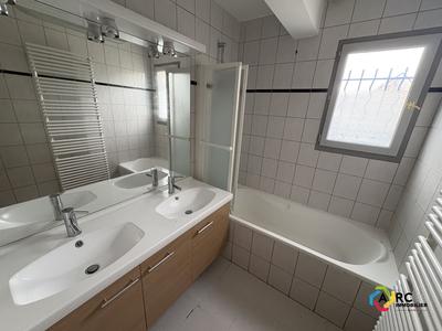 Maison - 175 m² - 8 pièces