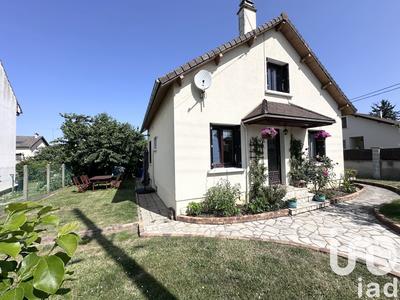 Maison - 94 m² - 5 pièces