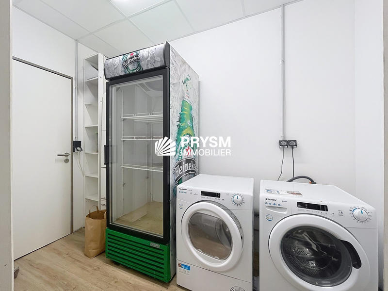 Local d'activités - 242 m²