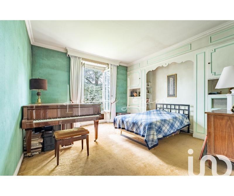 Maison - 240 m² - 10 pièces