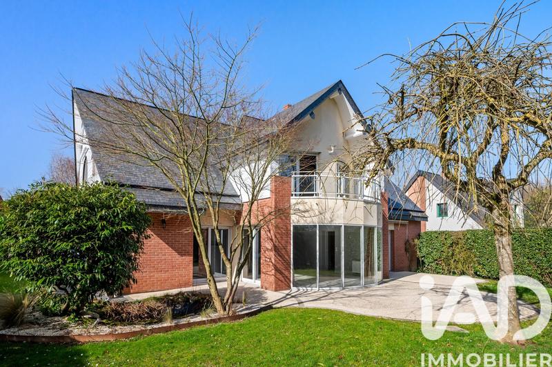 Maison - 218 m² - 6 pièces